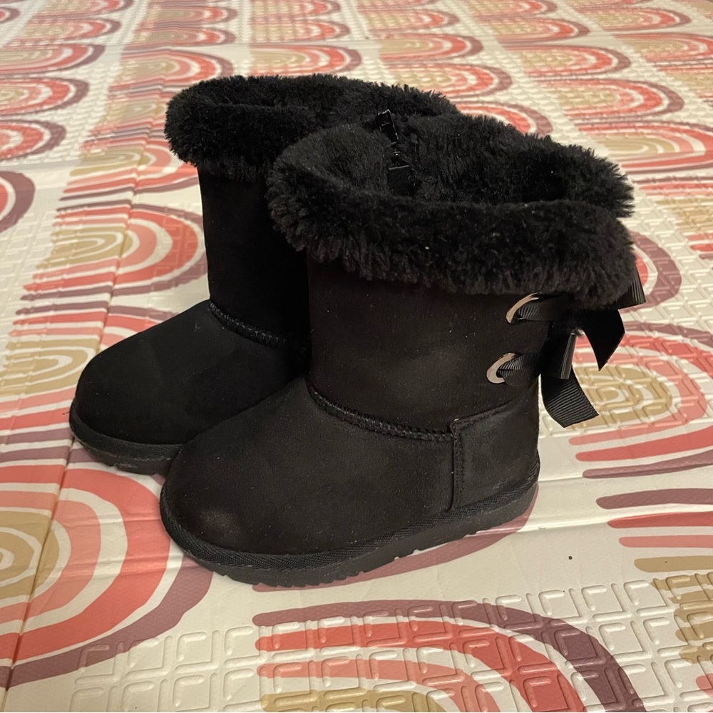 Toddler Girl Black Faux Fur Boots with Bows Ribbon Back Detail Sz 6M
